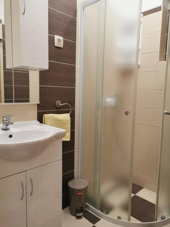 Apartman Ante Brela Eksteriør billede