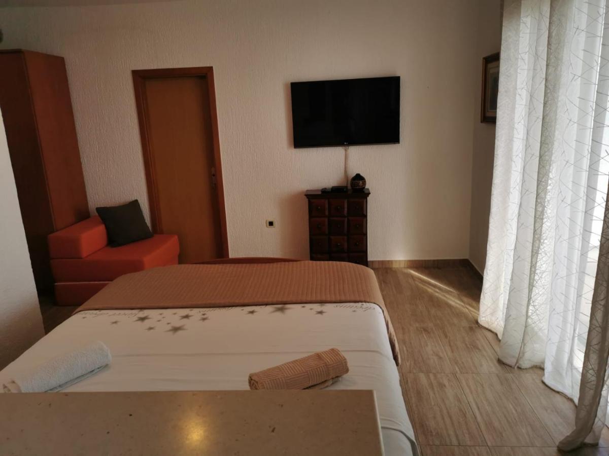 Apartman Ante Brela Eksteriør billede