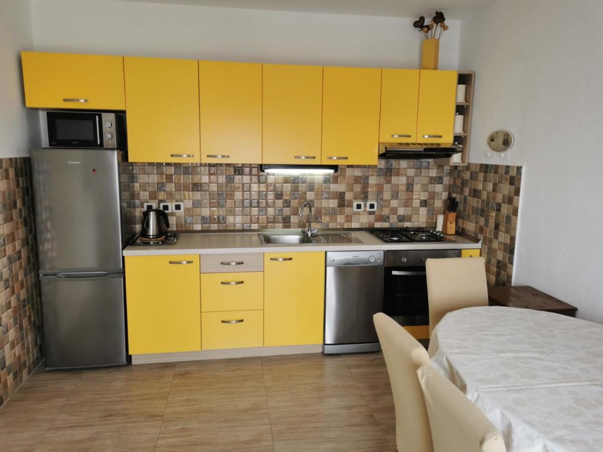 Apartman Ante Brela Eksteriør billede