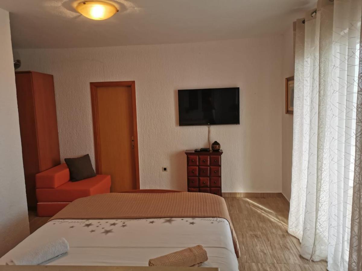 Apartman Ante Brela Eksteriør billede