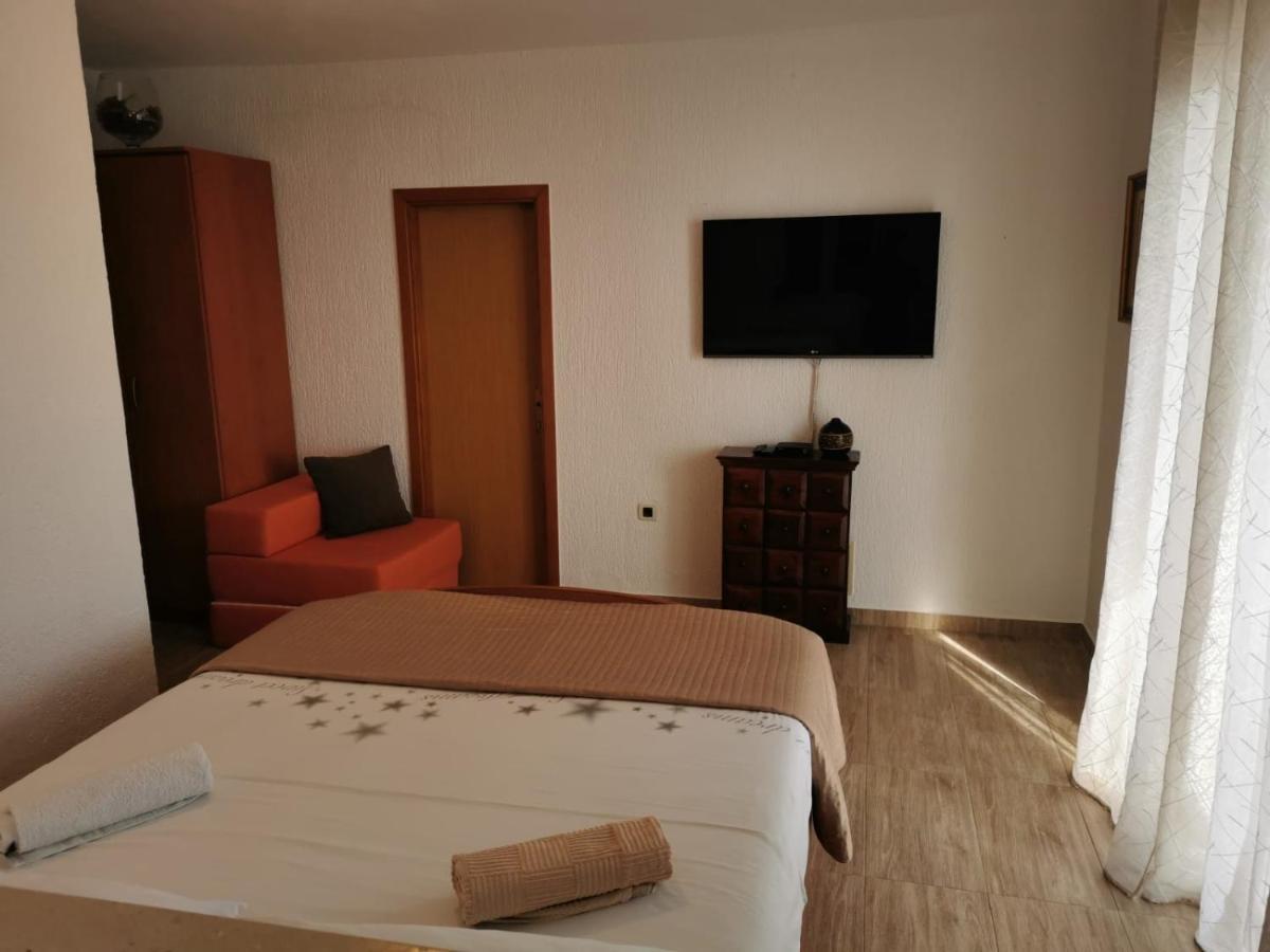 Apartman Ante Brela Eksteriør billede